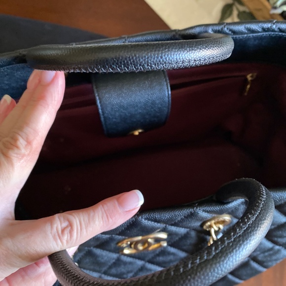 Chanel COCO Handle Allure Shopping Tote - Picture 7 of 9